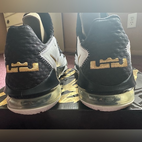 LeBron 17 Low 'Metallic Gold'; men’s size 9 - Picture 11 of 15